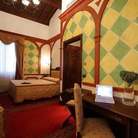 Tivoli Palazzo Gaddi Firenze